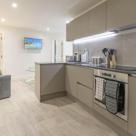 エクセターLinacre 11 - Modern 2 Bed Behind The Cathedral With Free Parking And Fast Wifiアパートメント エクステリア 写真