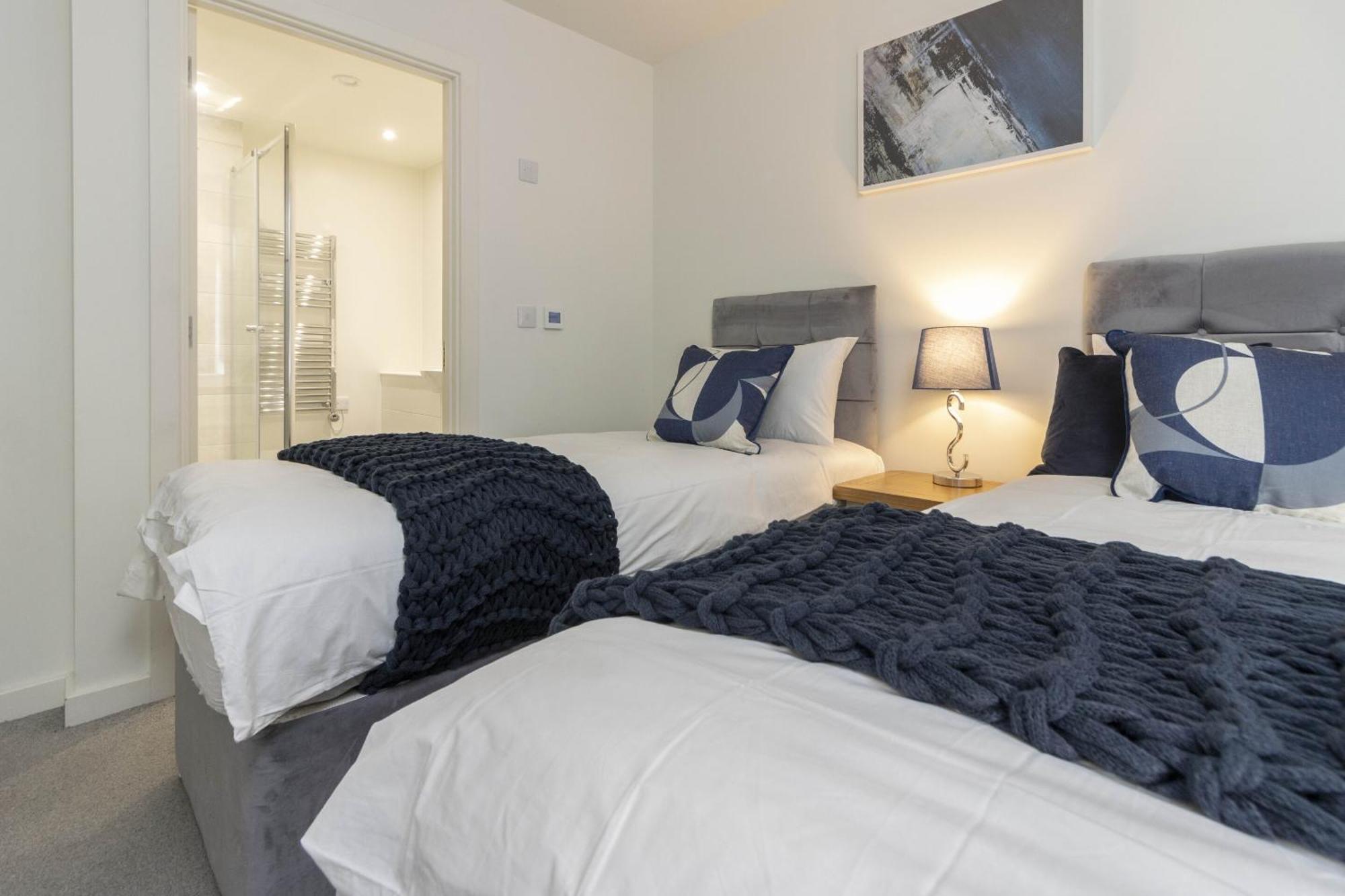 エクセターLinacre 11 - Modern 2 Bed Behind The Cathedral With Free Parking And Fast Wifiアパートメント エクステリア 写真