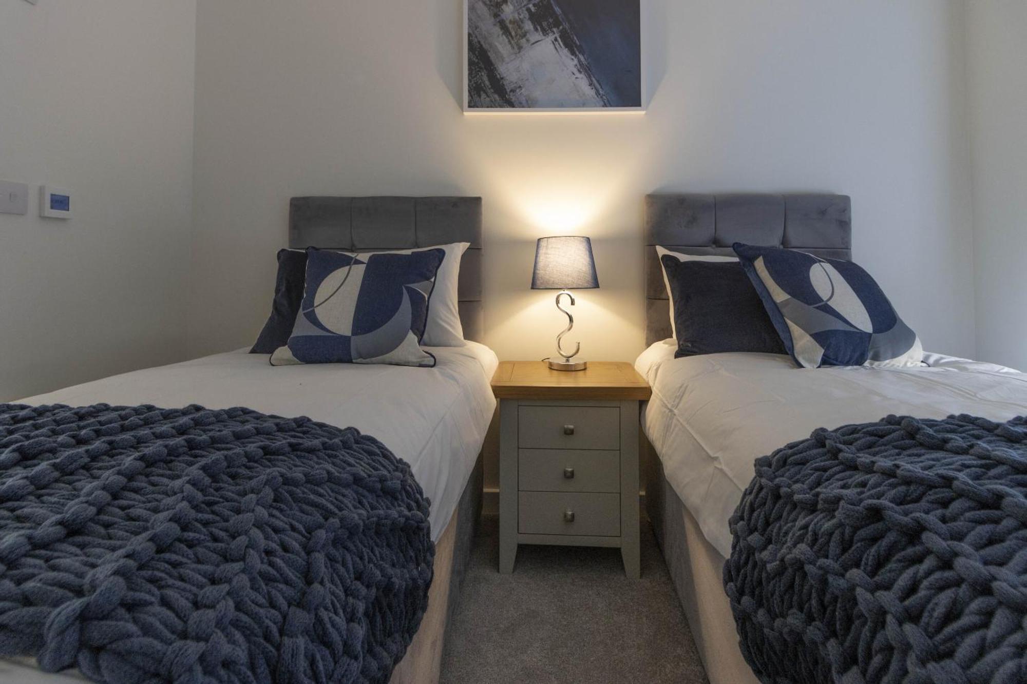 エクセターLinacre 11 - Modern 2 Bed Behind The Cathedral With Free Parking And Fast Wifiアパートメント エクステリア 写真
